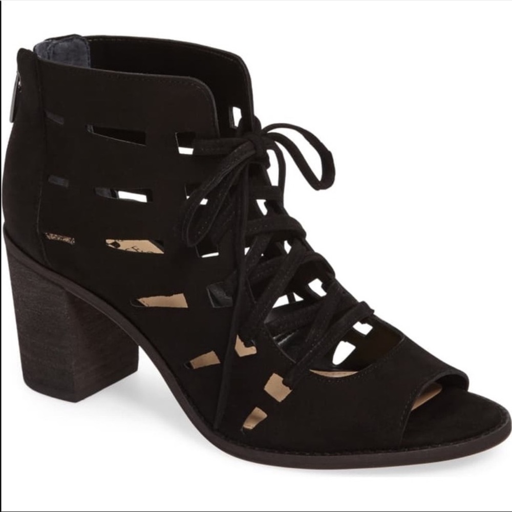 Vince Camuto Lace Up Sandals Size 4.5